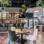 Ibis Styles Stare Hotell 3*