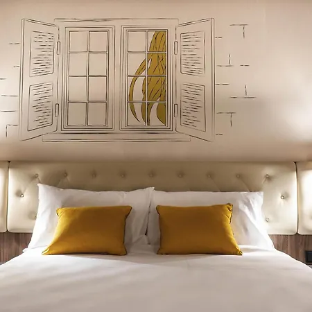 Ibis Styles Stare