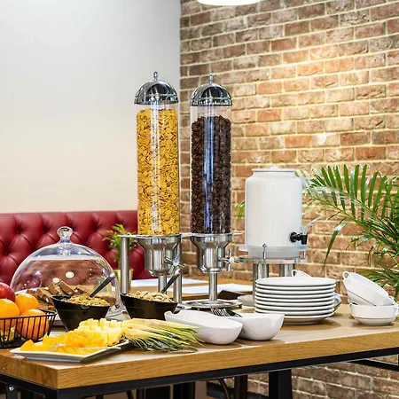 Ibis Styles Stare