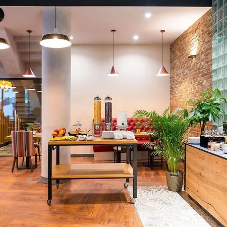Ibis Styles Stare