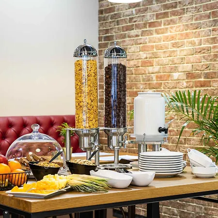 Ibis Styles Stare