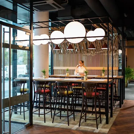 Ibis Styles Stare