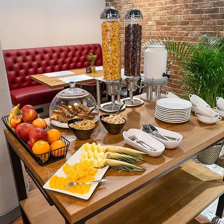 Ibis Styles Stare